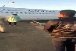 فیلم: خروج بوئینگ کاسپین از باند فرودگاه ماهشهر و ورود به اتوبان ماهشهر