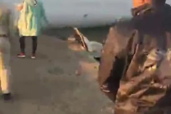 فیلم: خروج بوئینگ کاسپین از باند فرودگاه ماهشهر و ورود به اتوبان ماهشهر