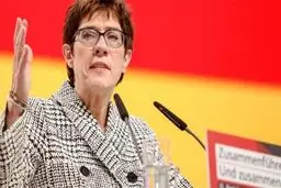 نامزد جانشینی «مرکل» استعفا داد