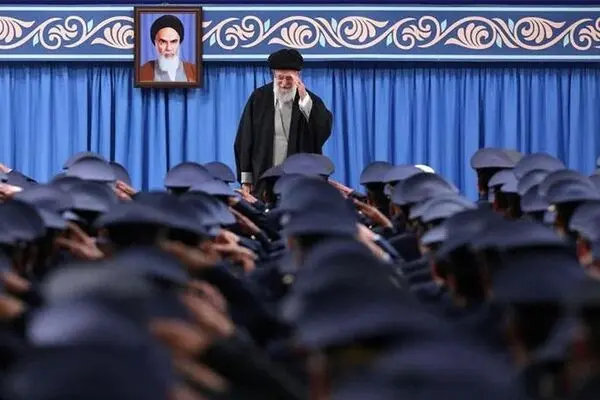باید «قوی» شد تا «جنگ» و «تهدید» نشویم؛ درس ۱۹ بهمن ۵۷، اعتماد به وعده الهی و انتظار «رزق لا یحتسب» بود