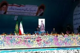 حماسه‌سرایی حاج میثم مطیعی در میدان آزادی