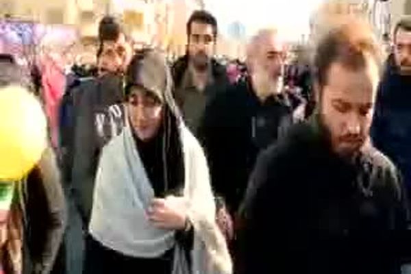 فیلم: حضور فرزندان شهید سلیمانی در راهپیمایی ۲۲ بهمن