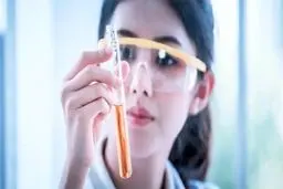 واکسن کرونا تا ۱۸ ماه آینده ساخته می‌شود