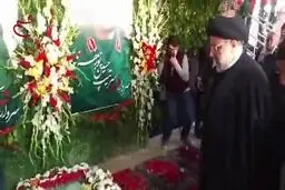 فیلم: زیارت حجت‌الاسلام رئیسی از مزار شهید حاج قاسم سلیمانی