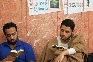 ثبت‌نام مراسم اعتکاف در ۲ دانشگاه علم و صنعت و شریف شروع شد