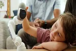 این ربات برنامه‌نویسی به کودکان آموزش می‌دهد