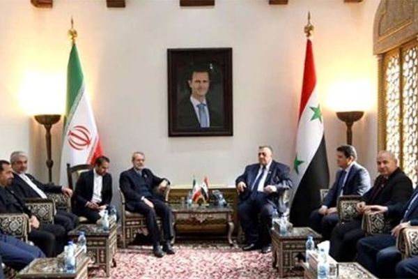 لاریجانی: ایران در بازسازی‌ها سوریه کنارتان ایستاده است
