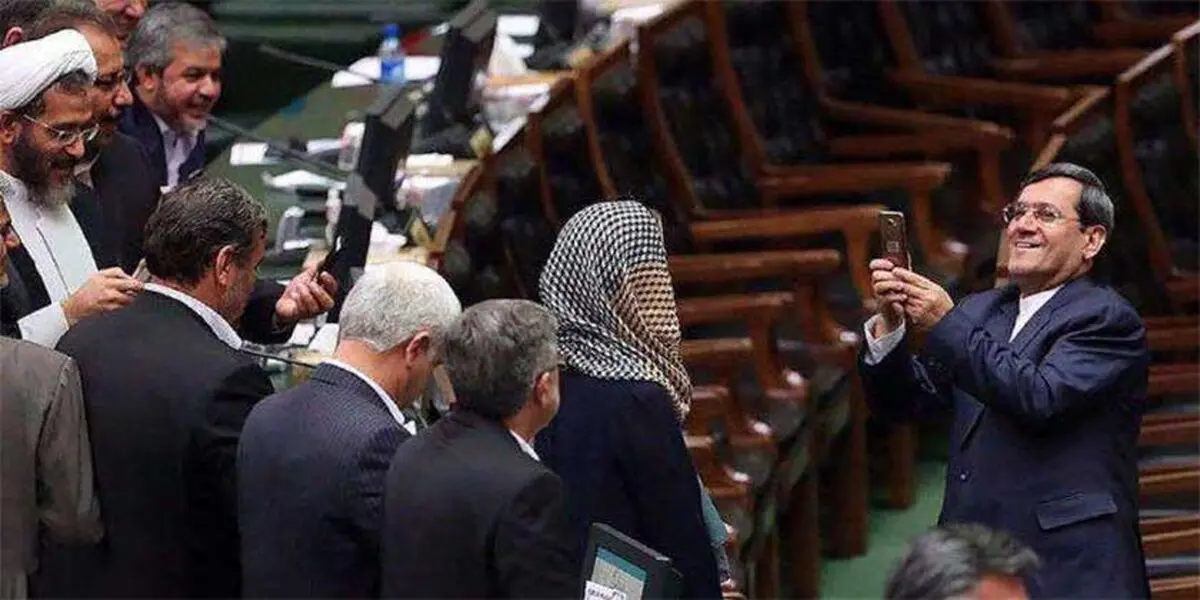 برگ‌ریزان دیپلماسی