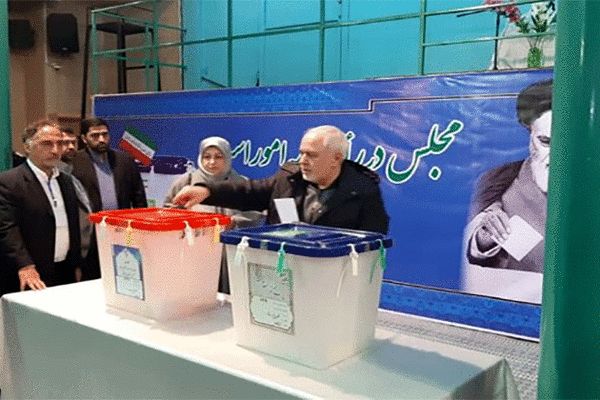 عکس: ظریف رأی خود را به صندوق انداخت