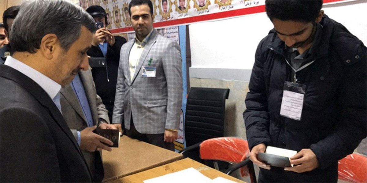 محمود احمدی نژاد رأی در انتخابات شرکت کرد