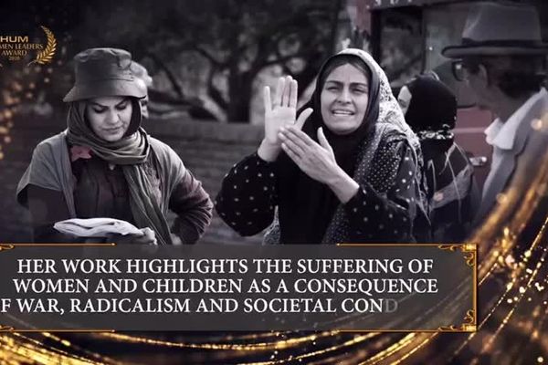 فیلم: اهدای جایزه زن موفق جهان اسلام به نرگس آبیار