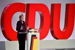 مرکل قصد کناره‌گیری از قدرت را دارد