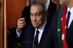 حسنی مبارک مرد