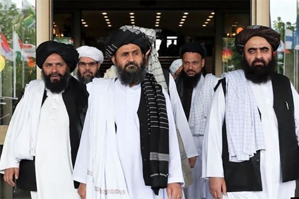 ورود تیم طالبان به دوحه برای امضای توافق با آمریکا