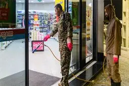 جهادگران گمنام در دل شب در مبارزه با کرونا