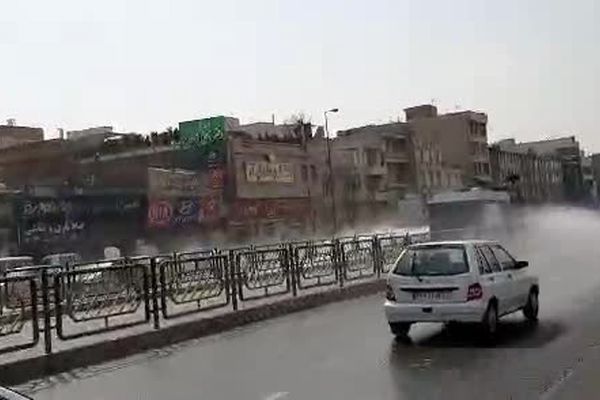 فیلم: ضدعفونی تهران با خودروهای آب‌پاش ناجا