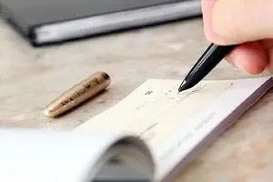 بعد از قانون جدید چک، چک برگشتی خیلی کم شده است