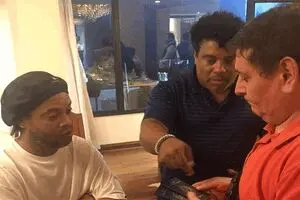 رونالدینیو دستگیر شد