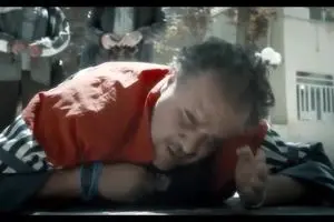 تماشای رایگان و قانونی فیلم زندانی‌ها +دانلود