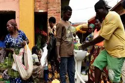 کشورهای آفریقایی، رفت و آمد اروپایی‌ها را محدود می‌کنند!