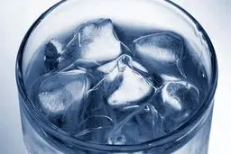 نوشیدن مایعات سرد خطر ابتلا به کرونا را افزایش می‌دهد؟