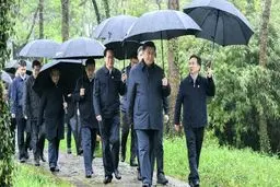 تصاویر: رئیس جمهور بدون ماسک به پارک رفت