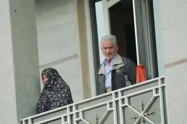 فیلم: تقدیر رهبر انقلاب از اجرای خیابانی سرود «کاروان اُمید»