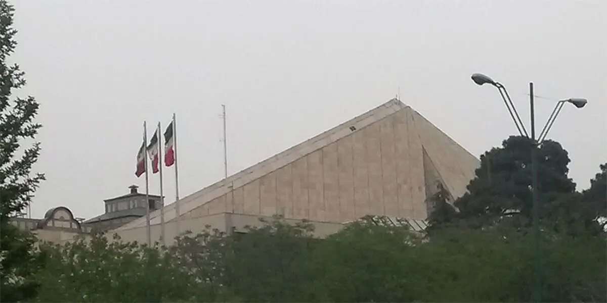 عکس: عدم رعایت طرح فاصله گذاری اجتماعی در مجلس
