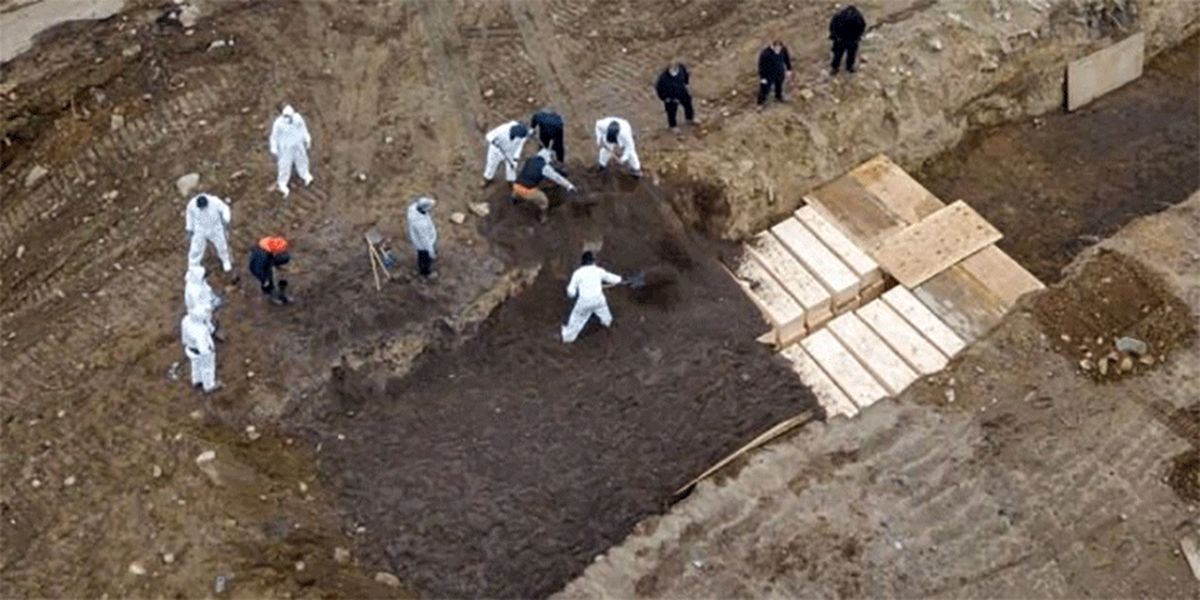 دفن قربانیان کرونا در گورهای دسته جمعی در آمریکا
