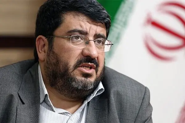 فواد ایزدی: کرونا باعث شد غرب را آنگونه که هست، ببینیم