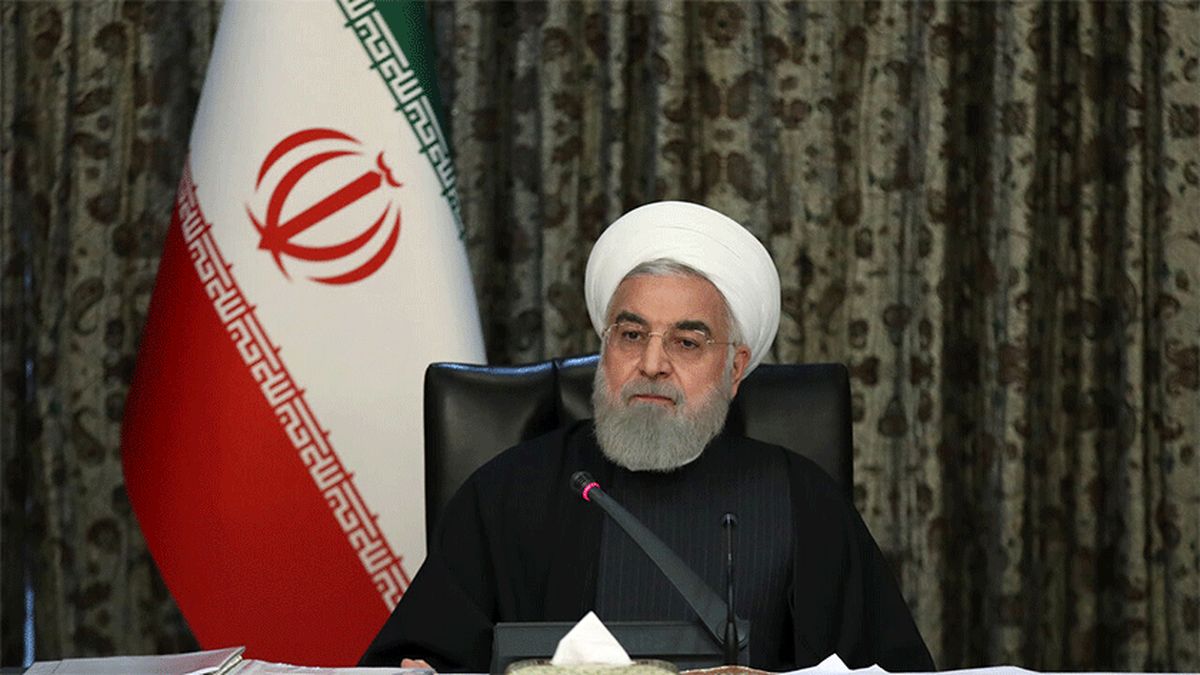 روحانی: ارتش مظهر پشتوانه‌ی ملت و منافع ملی است