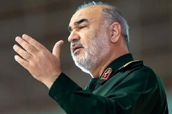 سرلشکر سلامی: امروز سپاه فضایی شد