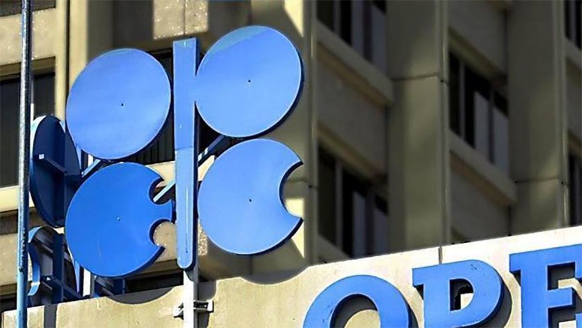 کاهش ۱۲ دلاری قیمت نفت اوپک