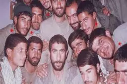 تصویر دیده نشده از سردار قاآنی در بین ۱۴ شهید تخریب‌چی