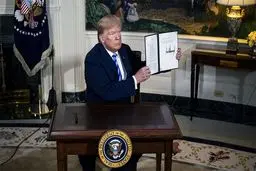 وقتی ترامپ دست به دامان برجام می‌شود!