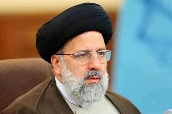 تجلیل رئیس قوه قضائیه از معلم مدرسه کودکان استثنایی