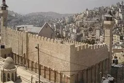 رژیم صهیونیستی در راستای یهودی‌سازی حرم ابراهیمی
