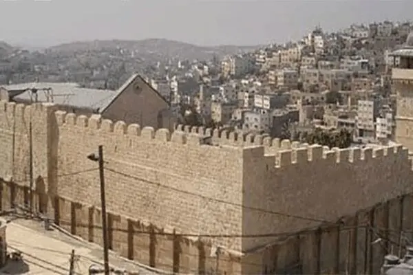 رژیم صهیونیستی در راستای یهودی‌سازی حرم ابراهیمی