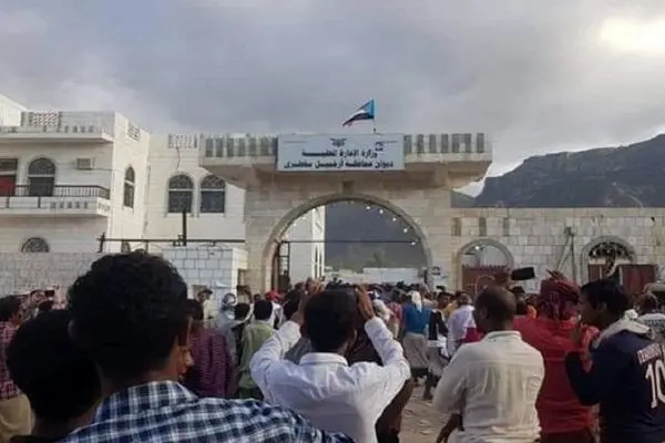 نیروهای وابسته به امارات به استانداری سقطری حمله کردند