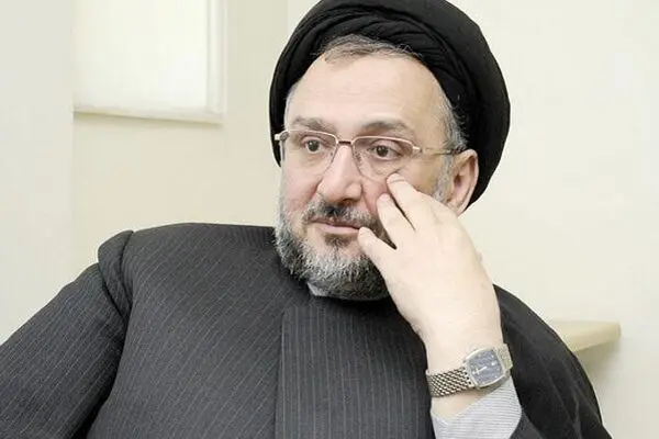 عکس: ظاهر متفاوت ابطحی در شب زلزله
