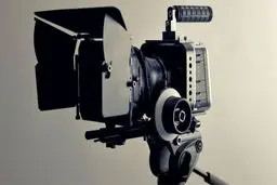 کارگردان همیشه معترضی که بدهی میلیاردی را پس نمی‌دهد!