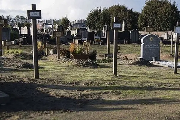 مسلمانان فرانسه قبر ندارند!