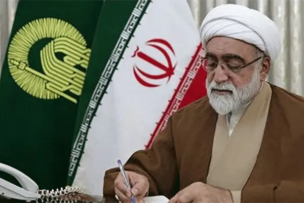 تولیت آستان قدس: آیت الله نیستم!
