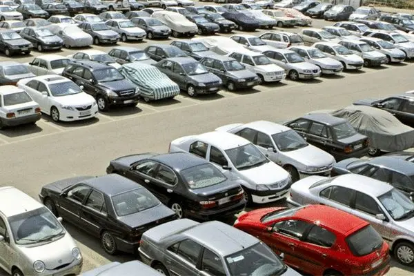 ریزش قیمت خودروهای داخلی در بازار ادامه دارد