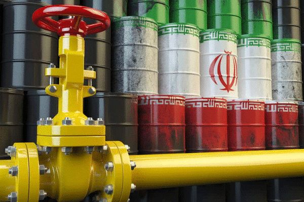 تولید نفت ایران به زیر ٢ میلیون بشکه سقوط کرد