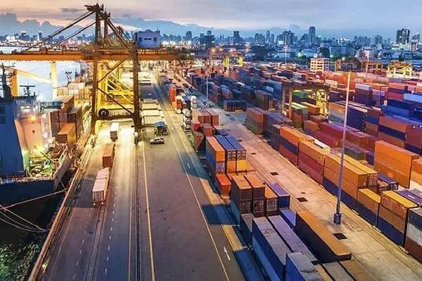 مناطق آزاد، بازاری غیر رسمی در خدمت قاچاق
