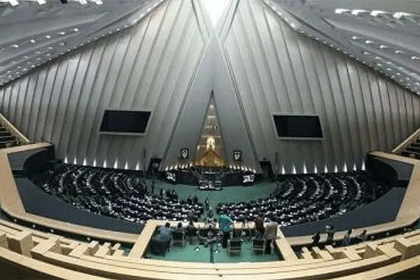 عکس: دفتر مجلس دهم بسته شد