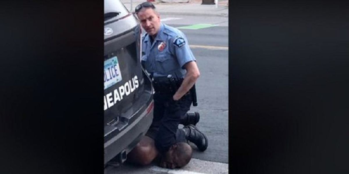 افسر آمریکایی یک سیاه‌پوست را مقابل چشم همه کشت