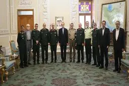 عکس:دیدار فرماندهان ارشدنظامی با علی لاریجانی