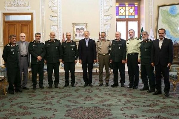 عکس:دیدار فرماندهان ارشدنظامی با علی لاریجانی